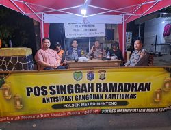 Polisi Hadir Di Pos Singgah Menteng Tenggulun, Menteng Di Pastikan Aman Sampai Pagi Hari