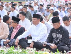 Wakapolda Metro Jaya dan Pejabat Polda Laksanakan Salat Idulfitri di Stadion Presisi