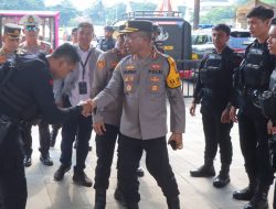 Kapolres Metro Jakarta Timur Tinjau Pengamanan TMII dalam Operasi Ketupat Jaya 2025