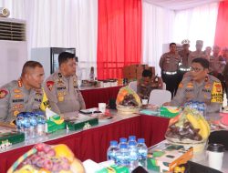 *Pengamanan Arus Balik di KM 25B, Wakapolda Metro Jaya Lakukan Peninjauan di dampingi Kapolres Metro Bekasi.*