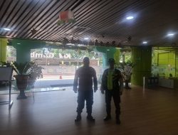 Polsek Metro Gambir Hadirkan Rasa Aman di Tengah Arus Balik Lebaran di Stasiun Gambir