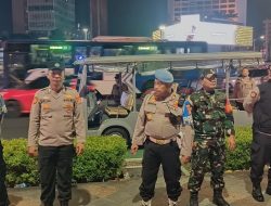 Patroli Cipta Kondisi Menteng, Himbauan Remaja Di Kawasan Bundaran HI Untuk Membubarkan Diri