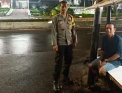 Antisipasi Gangguan Kamtibmas, Bhabinkamtibmas Sambangi Warga di Petojo Utara