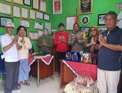 Dekatkan Diri ke Warga, Bhabinkamtibmas Rawasari Sambangi Sekretariat RW 01