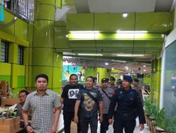 Polsek Metro Gambir Gelar Patroli Skala Besar di Stasiun Gambir dalam Rangka Ops Ketupat Jaya 2025