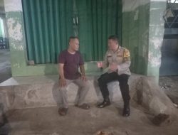 Patroli Malam, Polisi Ajak Warga RW 06 Kebon Kacang Perkuat Siskamling