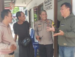 Polisi Sambangi Warga Petojo Selatan, Bangun Kedekatan Lewat Dialog Hangat