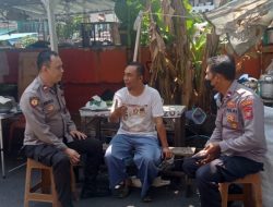 Polisi Sambangi Warga Petojo Utara, Cegah Kejahatan Jalanan Lewat Patroli Humanis