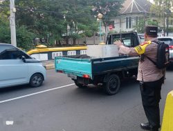 Kembali Beraktivitas Usai Lebaran, Polisi Siaga Kawal Kelancaran Lalu Lintas di Menteng
