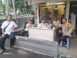 Patroli Humanis di Kawasan Perkantoran Gambir, Bhabinkamtibmas Ajak Satpam Tetap Siaga