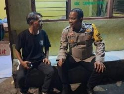 Bhabinkamtibmas Rawasari Sambangi Pos Hansip, Perkuat Sinergi Jaga Kamtibmas