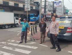 Polsek Cempaka Putih Laksanakan Patroli di Taman Solo, Antisipasi Tawuran Pelajar Saat Bubaran Sekolah