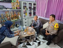 Kunjungan Bhabinkamtibmas Tanah Tinggi Dampingi Staf Yayasan Peduli Anak Bangsa di SD Negeri 05 Tanah Tinggi