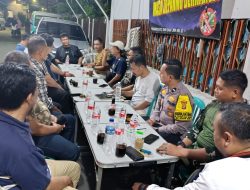 Bhabinkamtibmas Hadiri Halal Bihalal Bersama Forum Ketua RW dan LMK di Kampung Rawa