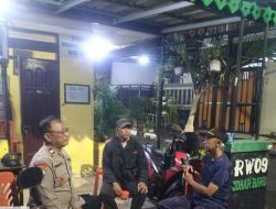 Bhabinkamtibmas Johar Baru Sambang dan Cooling System ke Poskamling RW 09, Pastikan Wilayah Aman