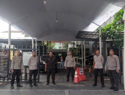 Kehadiran Polisi Pastikan Keamanan Misa Minggu Pagi di Gereja Katedral, Umat Bisa Beribadah dengan Tenang