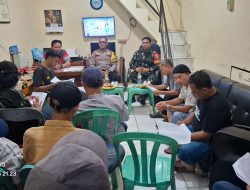 Sinergi TNI-Polri: Bhabinkamtibmas dan Babinsa Hadiri Pertemuan Pengurus RT/RW 05 Kampung Rawa