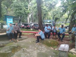 Patko 1052 Unit Samapta Patroli Siang Hari Ajak Pengemudi Taksi Jaga Kamtibmas Dan Tertib Lalu Lintas