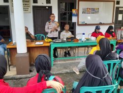 Bhabinkamtibmas Cempaka Putih Timur Pimpin PSN Giat Cegah Wabah DBD
