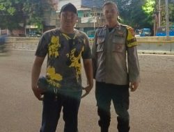 Cegah Tawuran, Bhabinkamtibmas Petojo Utara Gandeng Tokoh Pemuda Lakukan Patroli Kamtibmas