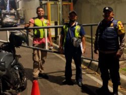 Bhabinkamtibmas Sambang Pos Satkamling, Antisipasi Curanmor Menjelang Pagi Hari