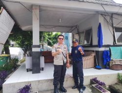 Pemantauan Keamanan Wilayah, Kapolsubsektor Kayu Awet Sambangi Pos Keamanan Komplek DPS