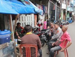 Bhabinkamtibmas Bersama Babinsa Kampung Rawa Patroli Wilayah dan Sambang Tokoh Masyarakat
