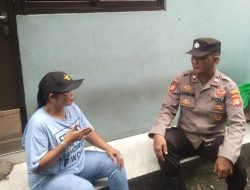 Patroli Dialogis di Jalan Galur Selatan, Kapolsubsektor Sambangi Warga RW 02