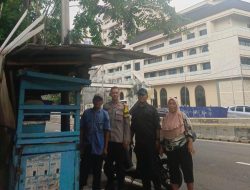 Cegah Tawuran, Bhabinkamtibmas Petojo Utara Gencarkan Patroli Sambang dan Dialog Bersama Warga