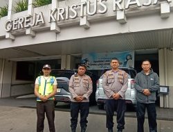 Ibadah Paskah di Gereja Katolik Kristus Raja Berjalan Khidmat, Polisi Pastikan Situasi Kondusif