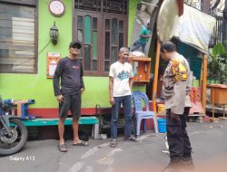Perkuat Harkamtibmas, Bhabinkamtibmas Kelurahan Gambir Gelar Patroli Dialogis dan Sambang Tokoh Masyarakat