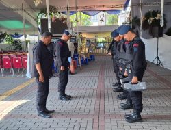 Polsek Sawah Besar Dampingi Tim Gegana Lakukan Sterilisasi Total Di Gereja Katedral Jelang Misa Paskah”