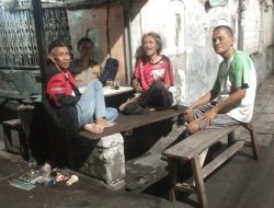 Sambang Warga RW 06, Pendamping Bhabinkamtibmas Galur Tingkatkan Keamanan di Wilayah Galur