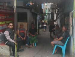 Maksimalkan Keamanan, Bhabinkamtibmas Kampung Rawa Lakukan Patroli Saat Liburan