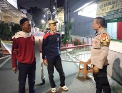 Giat Sambang Pos Kamling, Bhabinkamtibmas Cempaka Putih Timur Ajak Warga Perkuat Keamanan Lingkungan
