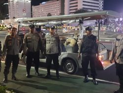 Patroli Cipkon Antisipasi Kerawanan Malam Hari, Petugas Himbau Warga Di Kawasan Bundaran HI Untuk Kembali Ke Rumah