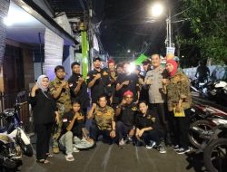 Bhabinkamtibmas Menteng Pantau Giat Bazar Di Rw 01 Jalan Menteng Tenggulun