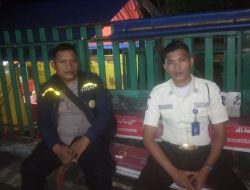 “Bhabinkamtibmas Gunung Sahari Gelar Patroli Malam untuk Cegah Kejahatan di RW 01”