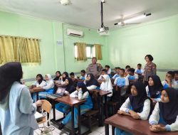 Polisi Berikan Penyuluhan Perilaku Menyimpang Dan Kenakalan Remaja Kepada Siswa-i SMPN An Nur