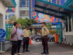 Bhabinkamtibmas Karet Tengsin Patroli Dialogis Dan Sambangi Security Apartemen Paviliun Sampaikan Kamtibmas