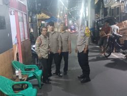 Tingkatkan Keamanan, Bhabinkamtibmas Kelurahan Serdang Sambangi Awak Kamling di RW 06