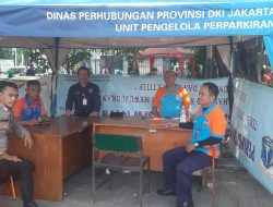 Patroli Sambang di Parkir IRTI Monas, Polsek Metro Gambir Himbau Petugas Parkir Tetap Waspada