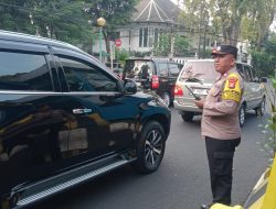 Pengaturan Lalin Pagi Hari Bhabinkamtibmas Gondangdia, Di TL. Teuku Umar Menteng