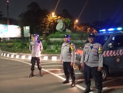 Polisi Cegah Balap Liar dan Tawuran, Patroli Jelang Pagi di Bundaran Spring Hill Kemayoran