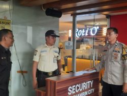 Bhabinkamtibmas Kebon Melati Patroli Dialogis Dan Sambangi Security Mall Thamrin City