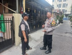 Polisi Sambangi Warga RW 03 Tanah Abang Sebagai Cooling System Sampaikan Imbauan Kamtibmas