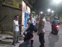 Patroli Humanis, Lingkungan Aman! Kapolsubsektor Galur Sapa Warga Johar Baru