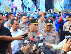*Kapolri Pastikan Kawal hingga Tuntas Hari Buruh di Monas yang Dihadiri Presiden*