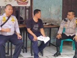 Patroli Lingkungan dan Sambang Warga, Bhabinkamtibmas Cempaka Putih Timur Ajak Warga Waspada Gangguan Kamtibmas