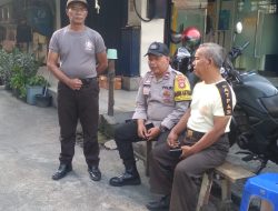 Bhabinkamtibmas Duri Pulo Patroli Dialogis di Komplek Jembatan Lima Permai, Sampaikan Imbauan Kamtibmas